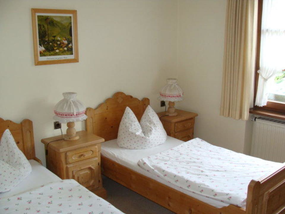 Alle Zimmer sind im Voglauer Bauernstil möbliert Hotel Almenrausch