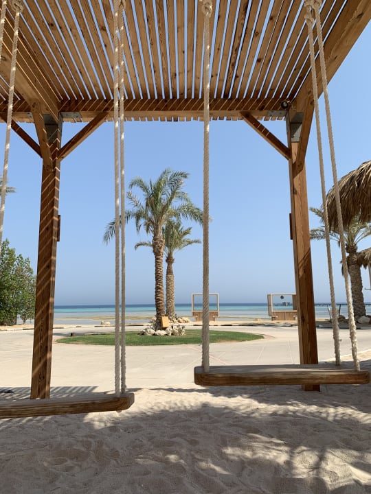 Strand The Breakers Diving & Surfing Lodge