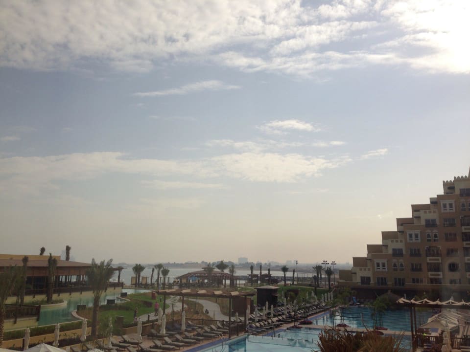 Hier sieht man fast das ganze Areal des Hotels Rixos Bab Al Bahr