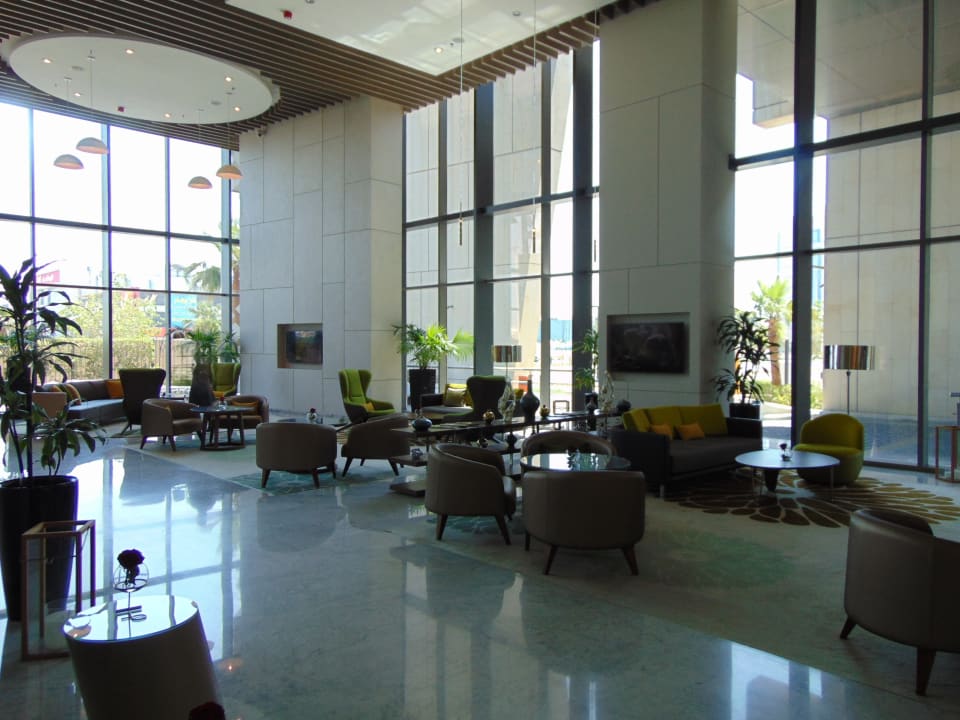 Lobby Dana Rayhaan by Rotana