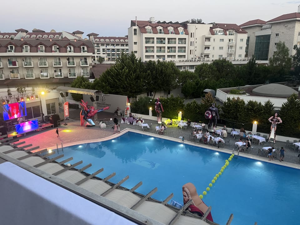 Pool Side Story Resort & Spa