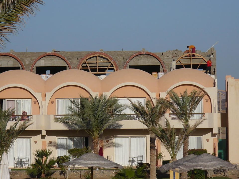 Neubau Three Corners Sea Beach Resort