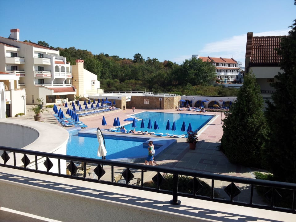 Poolanlage...Es gab immer reichlich freie Liegen Duni Royal Pelican Resort