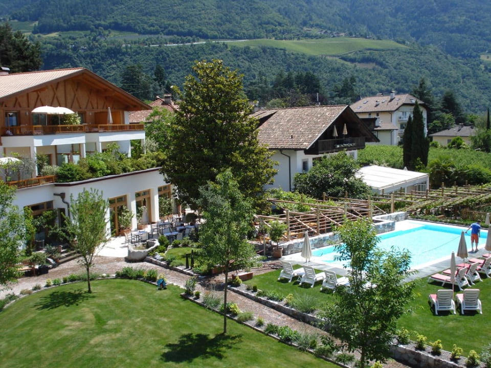 Blick über den Plantitscher Hof Hotel Ansitz Plantiz