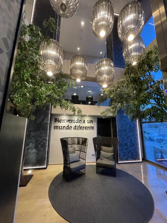 Lobby Ilunion Valencia 4