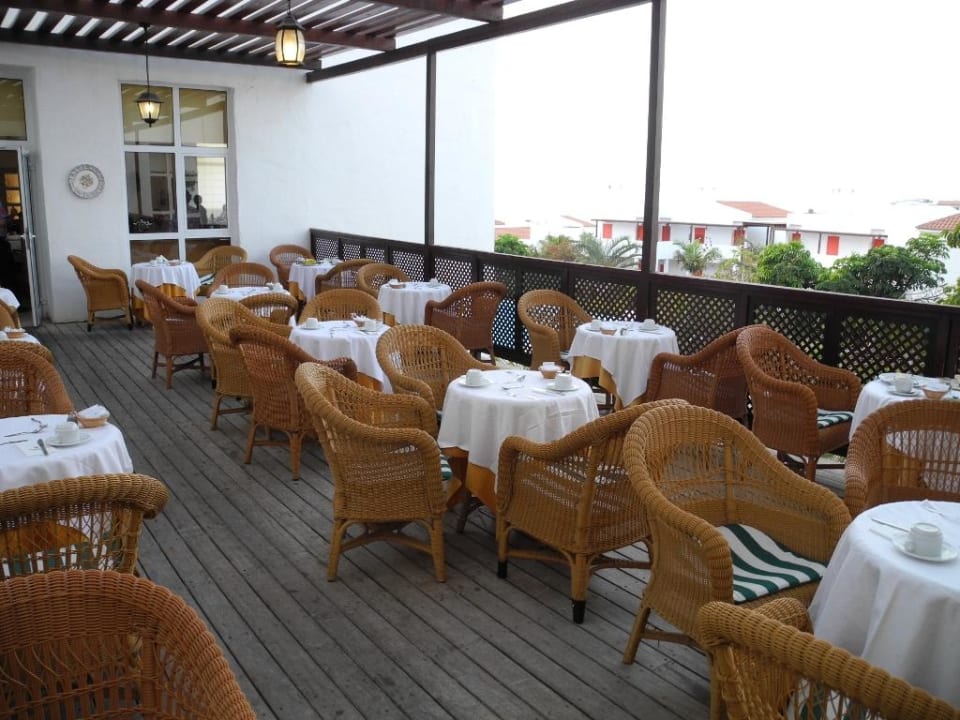 Draußen eingerichteter Restaurantteil Fuerteventura Princess