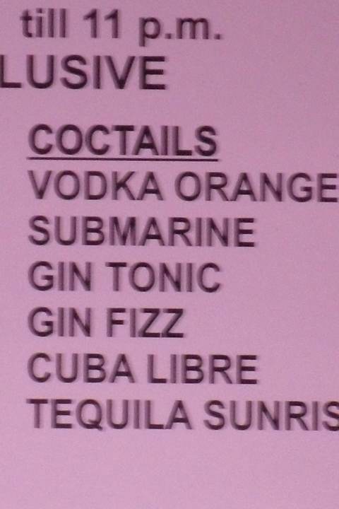 Getränke an Poolbar  Sun Palace