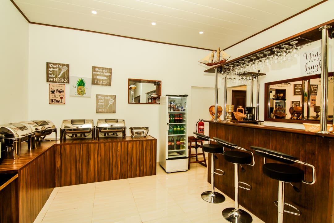 Gastro Clove Transit Hotel