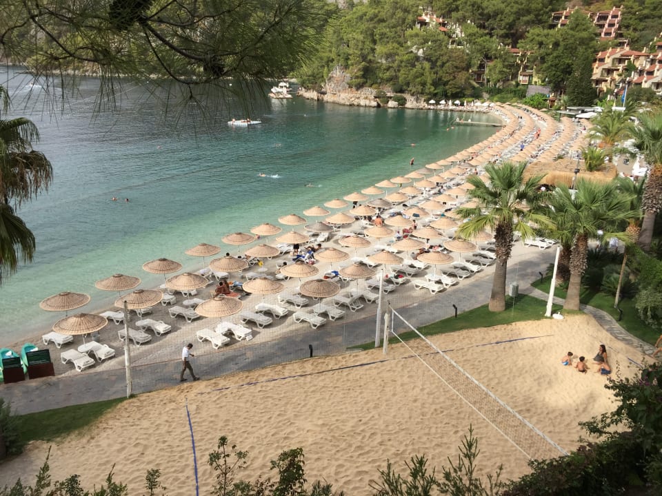 Strand Hillside Beach Club