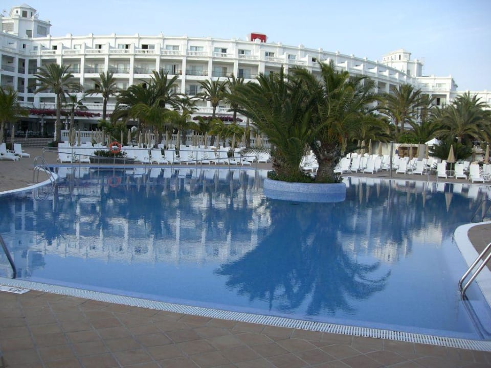 Hotel & Pool Ansicht Hotel Riu Palace Maspalomas Adults Only