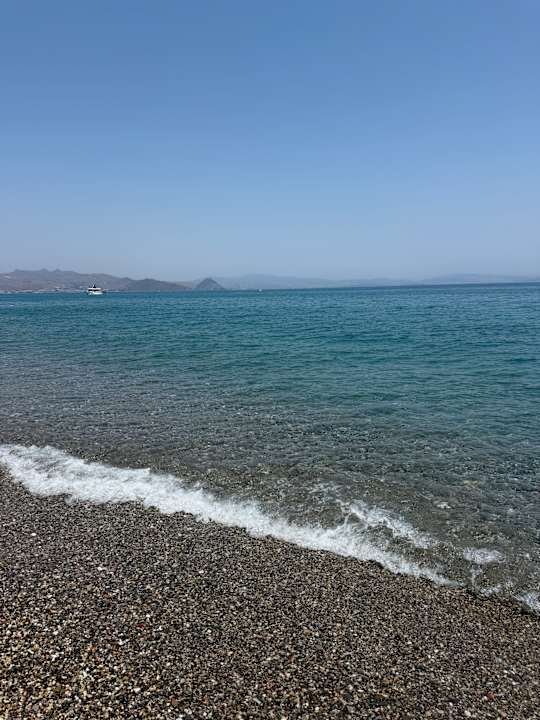 Strand Mosay All Suite Hotel