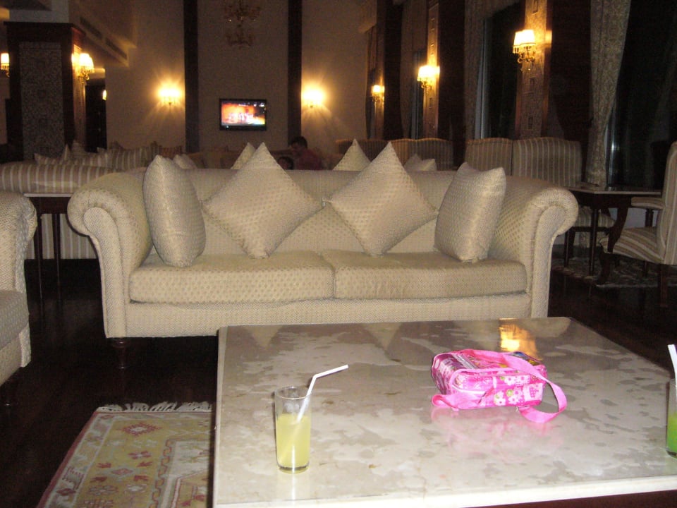 Lobbybar mit Entspannungszonen Saphir Resort & Spa