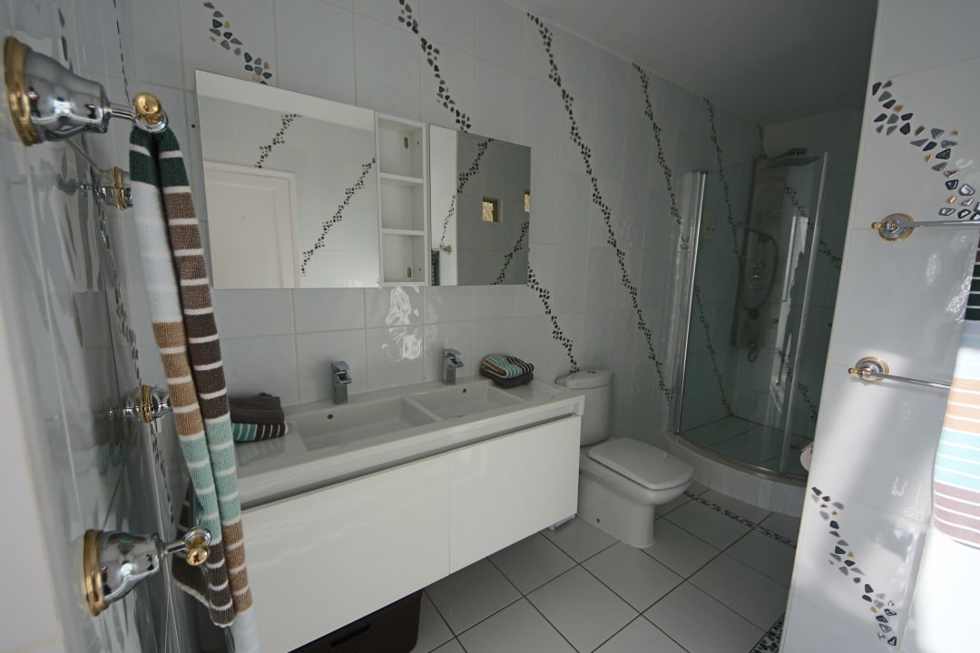 Zimmer IVV.SL Ferienhaus Vieja 7