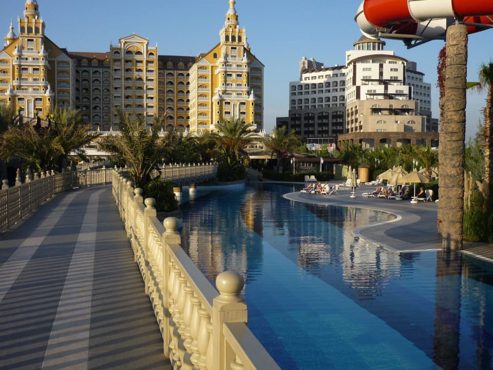 Weg vom Strand zum Hotel Royal Holiday Palace