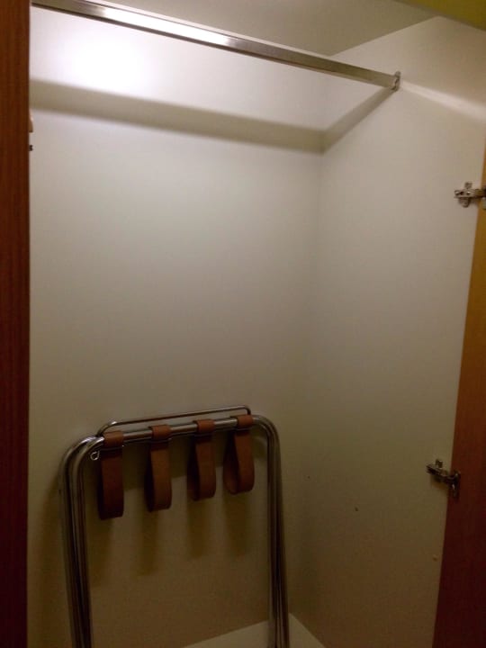 Schrank beleuchtet Hotel GDM Megaron Historical Monument Hotel