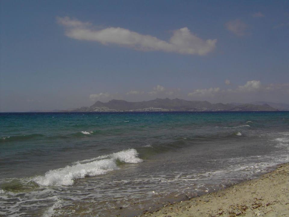 Strand mit Blick zur Türkei Blue Lagoon Resort