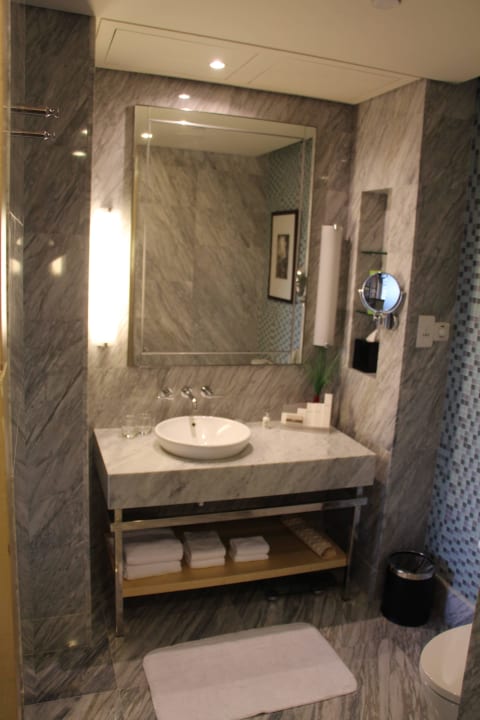 Zimmer 1881 - Perfekt!!! Carlton Hotel Singapore