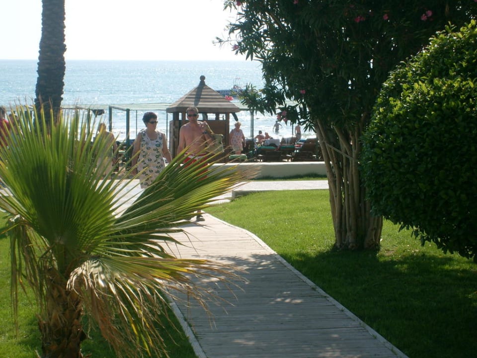 Weg zum Strand Nerton Hotel - Erwachsenenhotel ab 16 Jahren