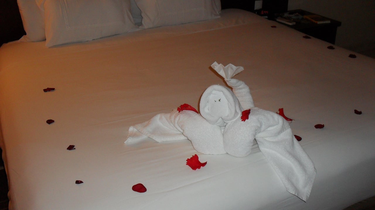 Ich vermisse sie jetzt noch...unsere Zimmerfee BlueBay Grand Esmeralda