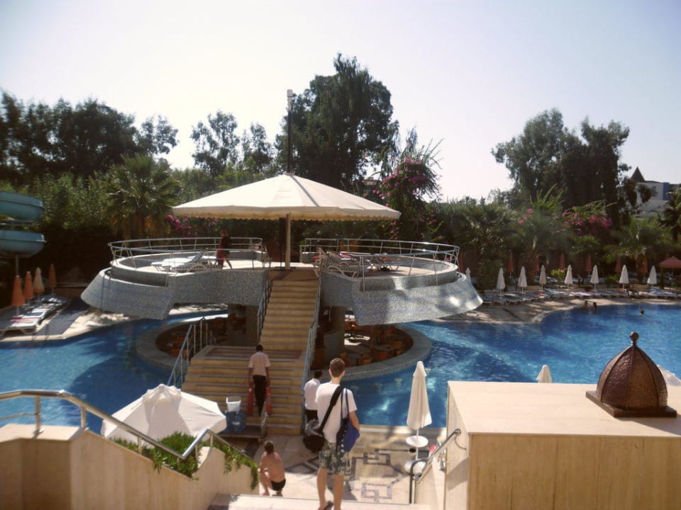 Bar im Pool Saphir Hotel & Villas
