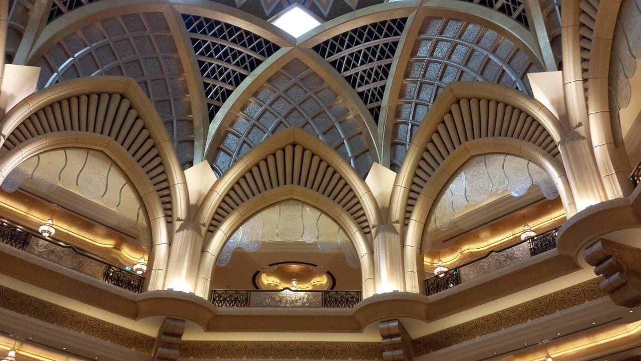 Der 42 m Dom inmitten des Emirates Palace Emirates Palace Mandarin Oriental