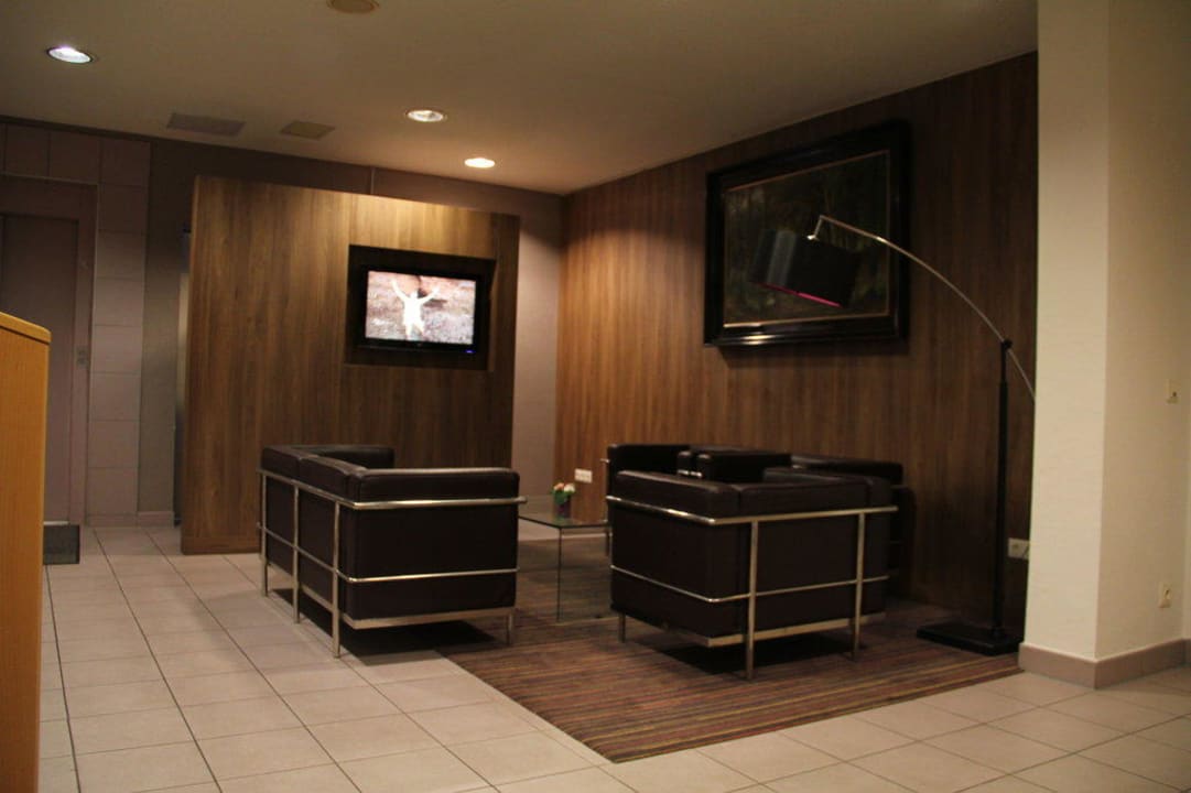 Zum Lift mit Sitzecke Rathaushotels Oberwiesenthal