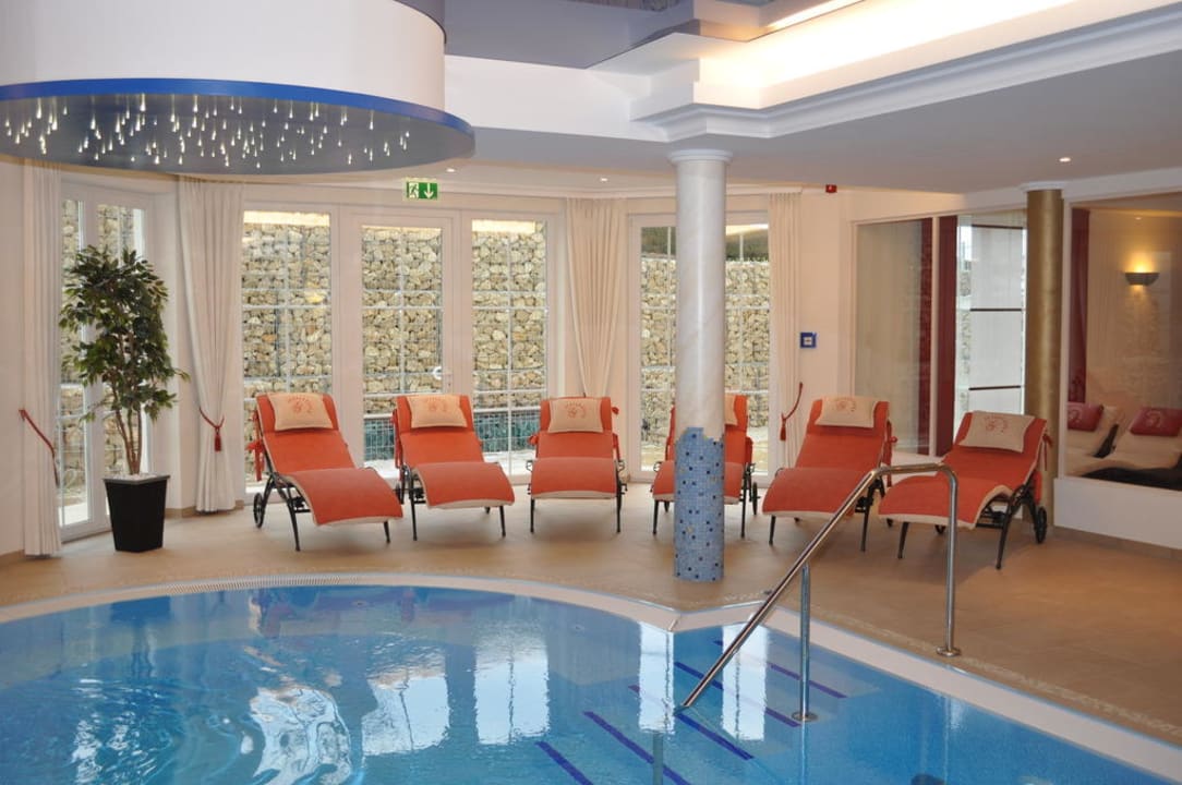 Teil des Indoor-Bades im Wellnessbereich Landhotel Zur Jurahöhe / Juraschlössl