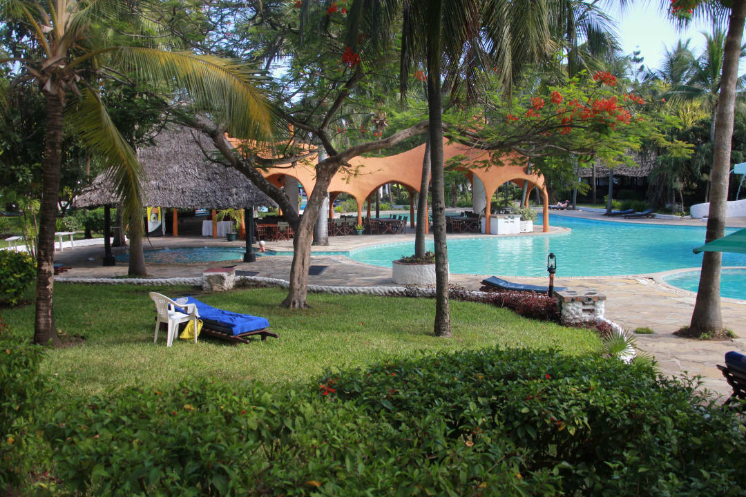 Garten / Whirlpool / Pool  Hotel Southern Palms Beach Resort