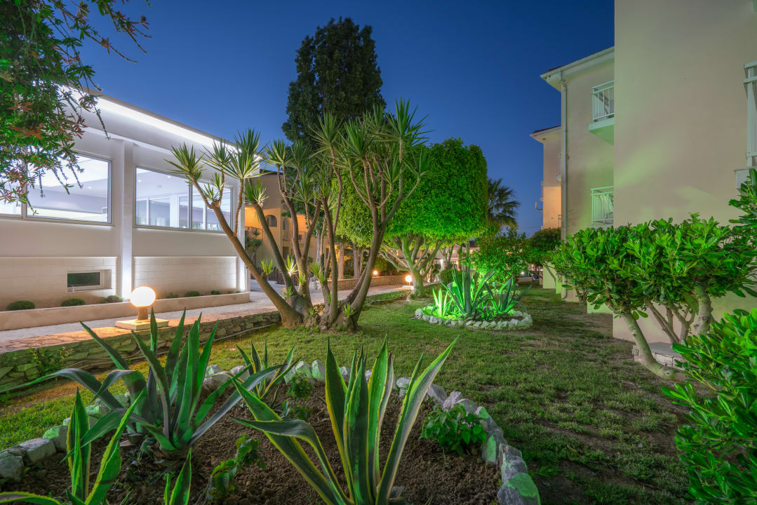 Gartenanlage Diana Palace
