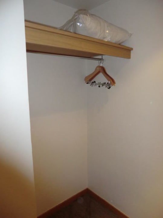 Kleiderschrank Hotel Novotel Paris Tour Eiffel