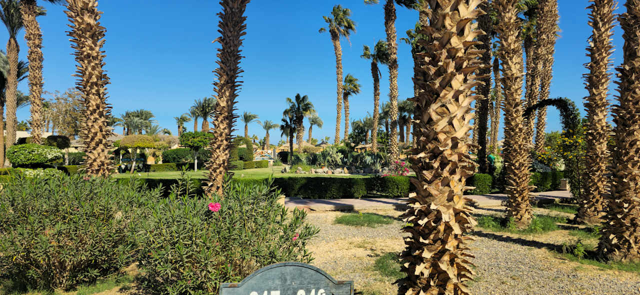 Gartenanlage Lotus Bay Beach Resort