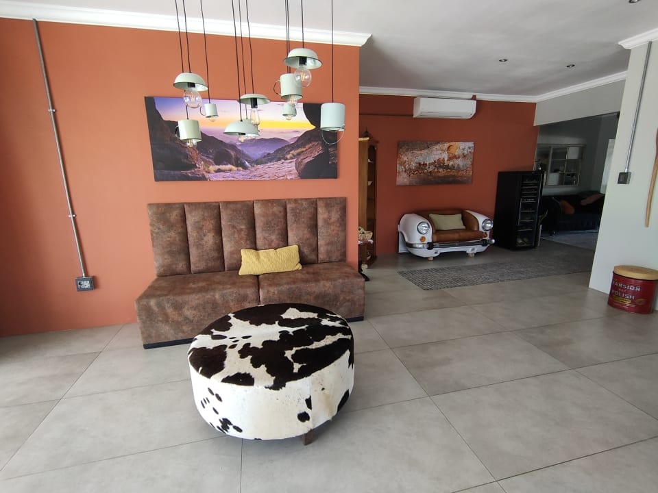 Lobby Uis Elephant Guesthouse