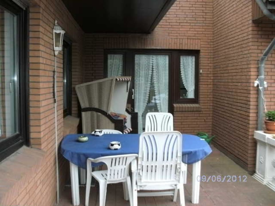 Raucherecke auf der Terrasse Hotel Carolinensiel Doan