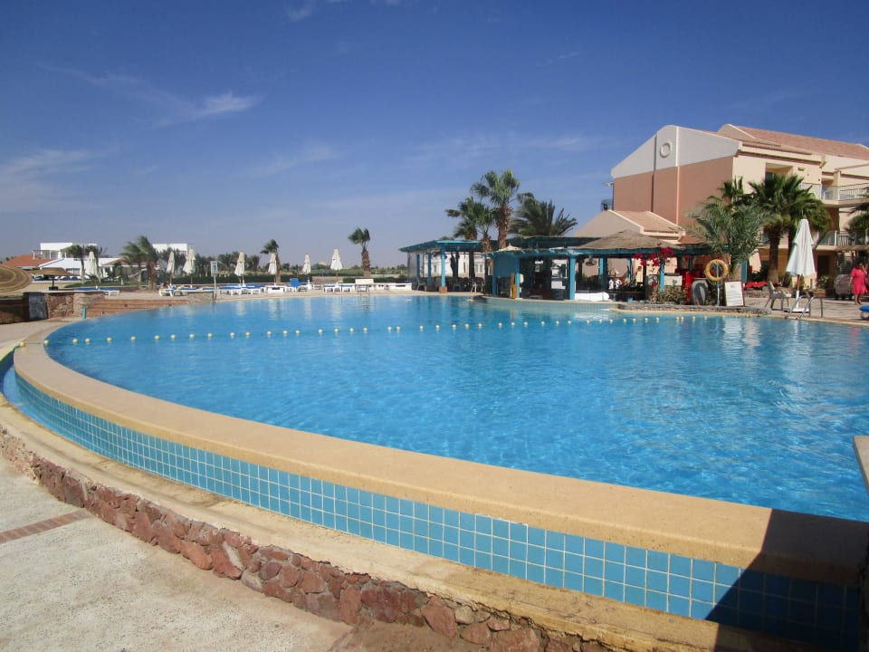 Pool Mövenpick Resort & Spa El Gouna