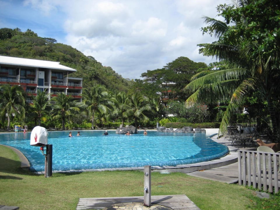 Pool Tahiti Pearl Beach Resort