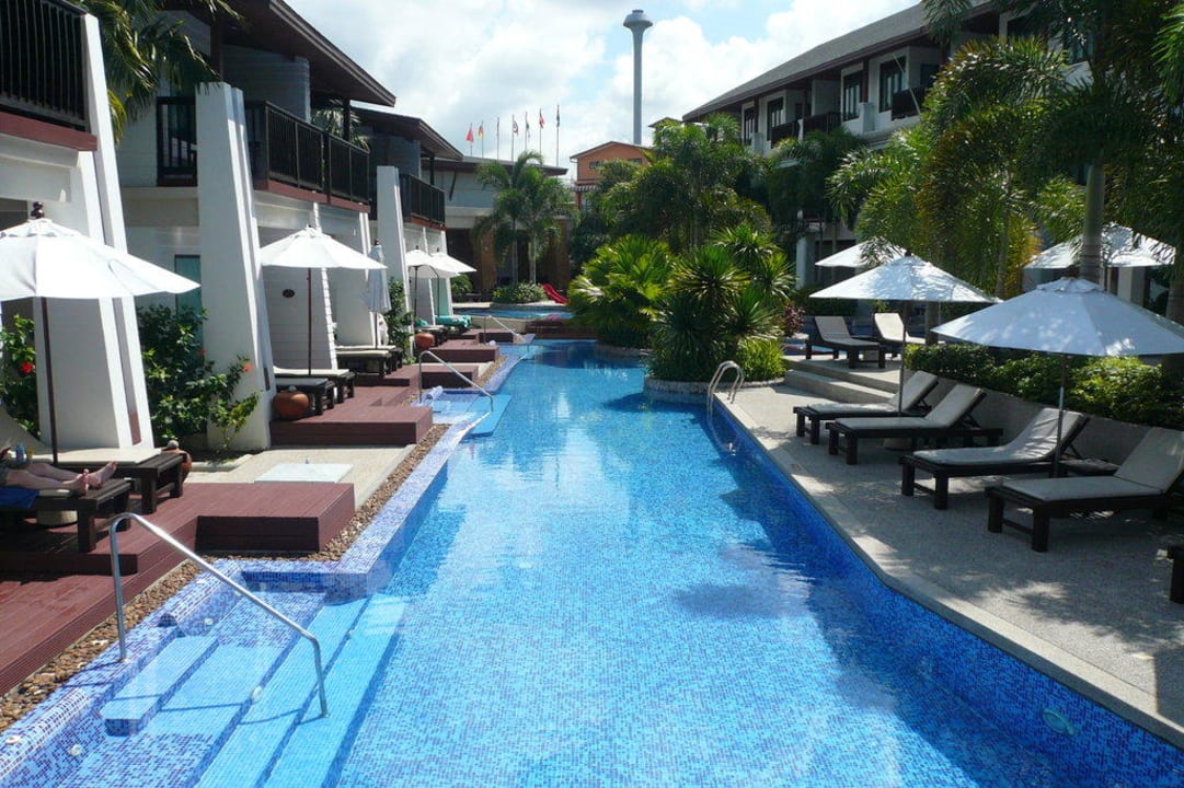 Hinterer Pool La Flora Khao Lak