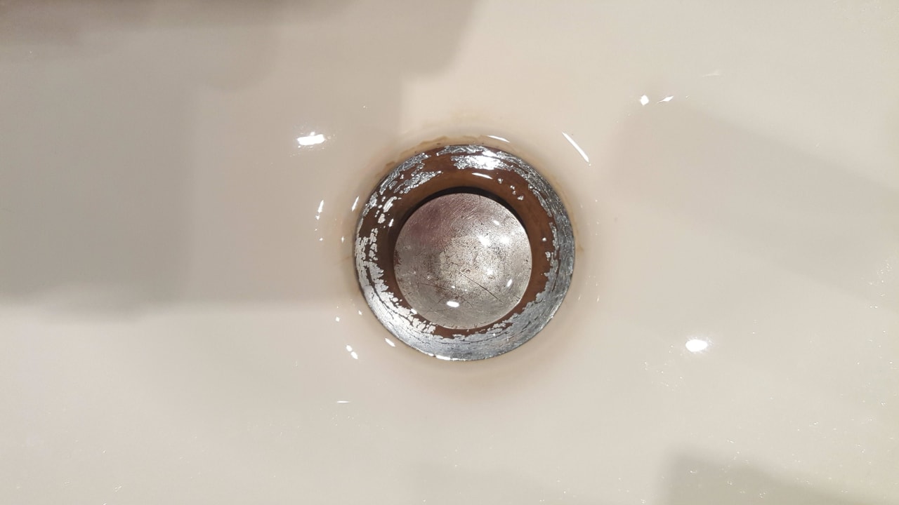 Verrosteter Abfluß Istion Club & Spa