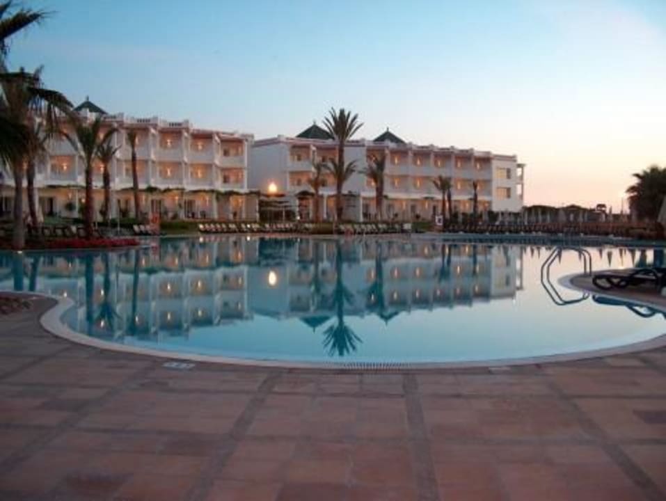 Vue de la piscine au petit matin Iberostar Waves Founty Beach