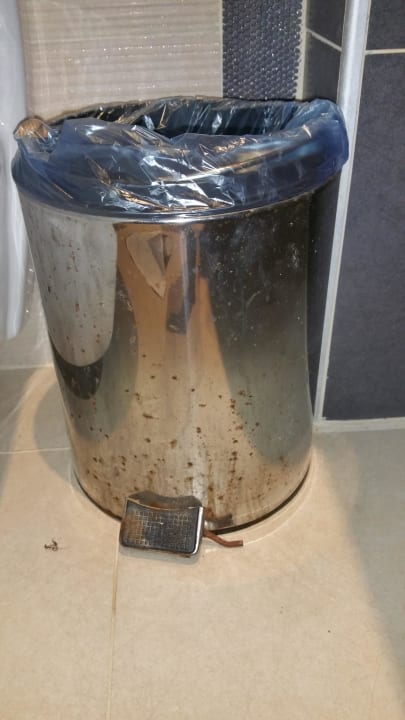 Mülleimer Bad  Kaila Beach Hotel