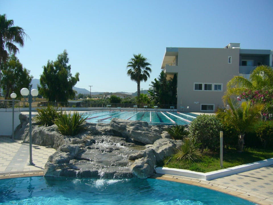 2. Pool Atlantica Marmari Palace