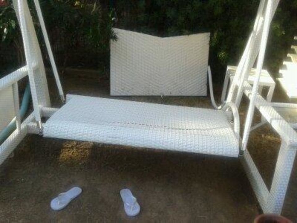 Kaputte Hollywoodschaukel Bodrum Park Resort