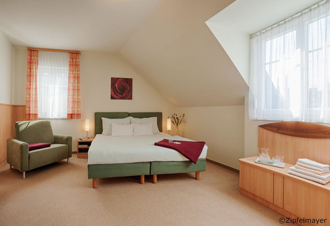 Geräumiges Doppelzimmer mit Gartenblick Frühstückspension Alexandra Kasper