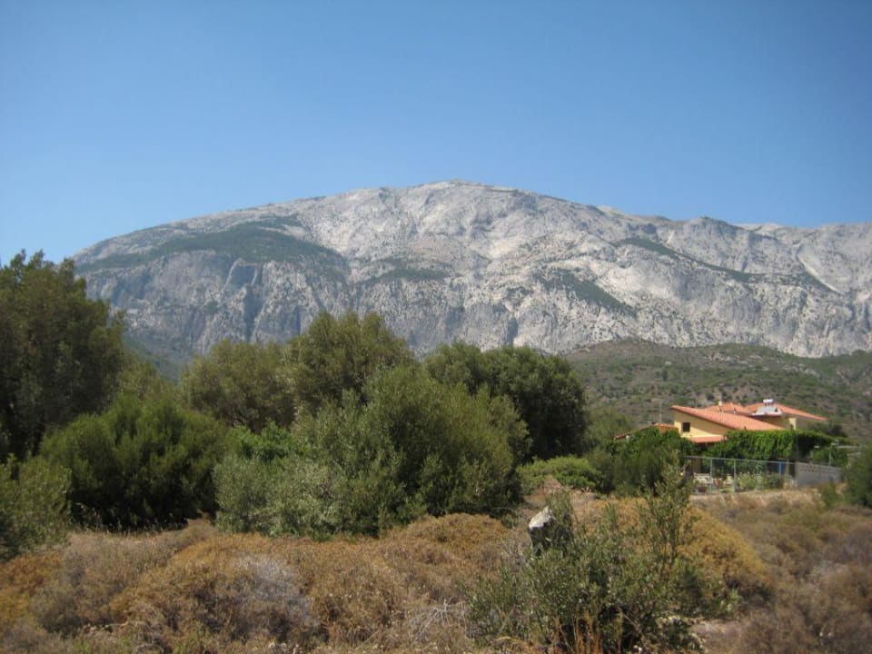 Asublick auf den Kerkis Hotel Kampos Village Resort