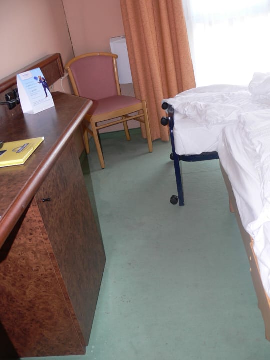 Flecken auf dem Teppich Hotel Days Inn Dessau