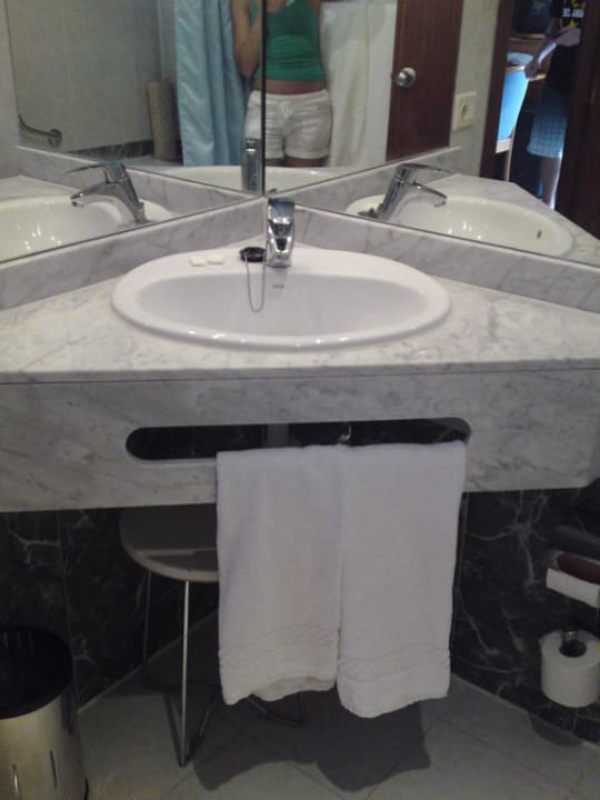 Waschbecken im Bad Bull Escorial & Spa