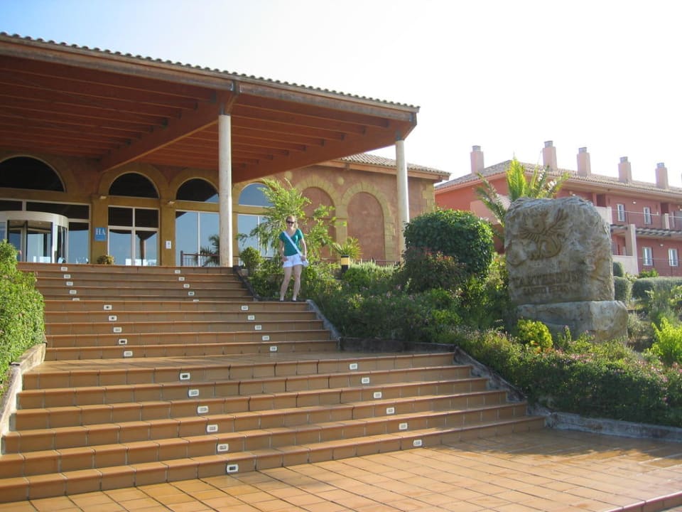 Treppe zum Hotel Ilunion Sancti Petri