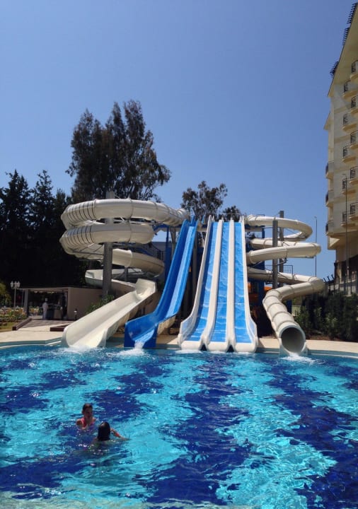 Buiten glijbaan  Hotel Botanik Platinum