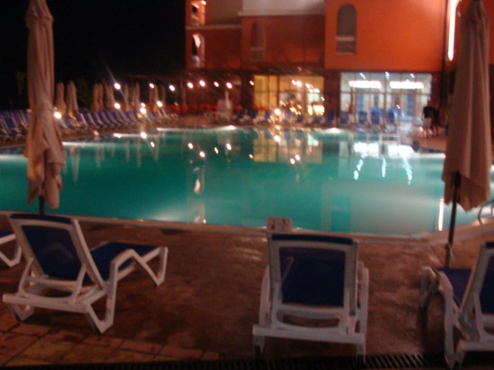 Große Pool bei Nacht Sol Luna Bay