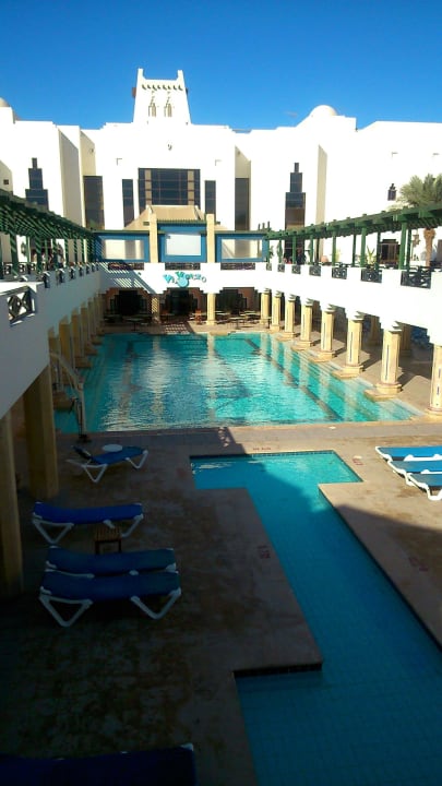 Grosser Pool im Zentrum der Anlage Sharm Plaza