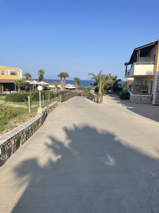 Gartenanlage Grand Blue Beach Hotel